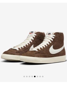 🔥NIKE BLAZER MID 77’🔥Women’s sneakers size 7